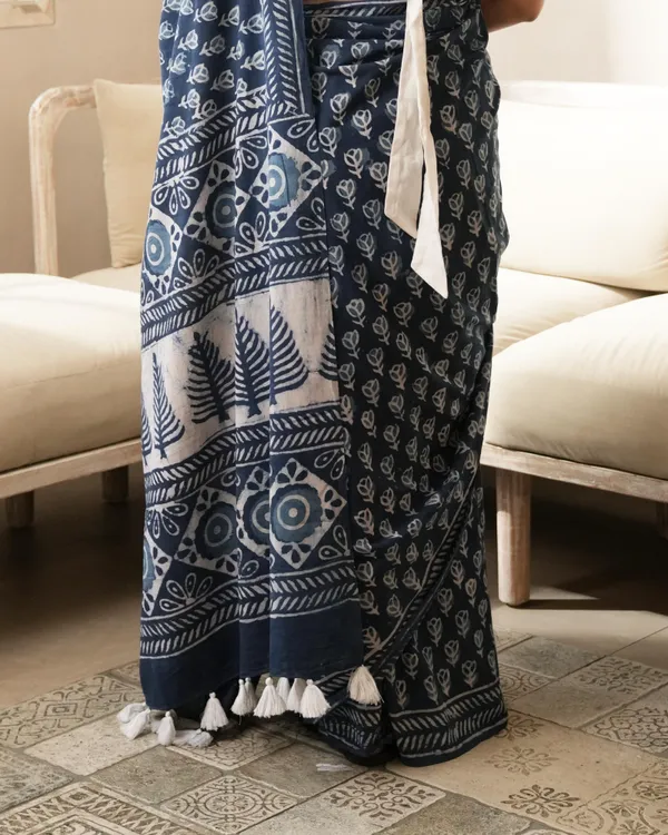 Indigo_Cotton_Dabu_Butti_Print_Mul_Saree_For_Women
